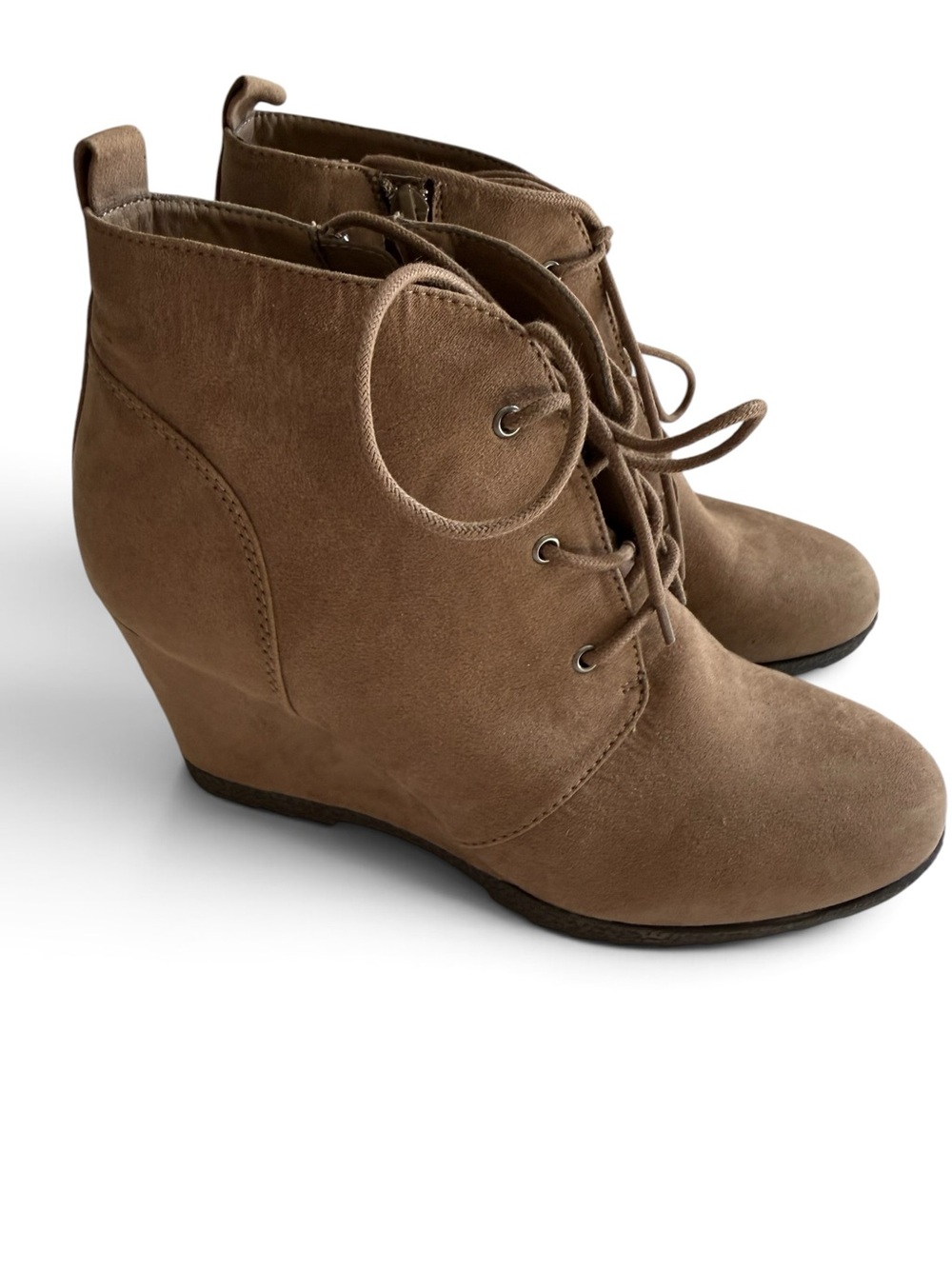American Rag Women’s Kiraa Wedge Lace up boots size 9 NEW